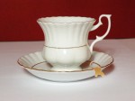 Iwona 0014 - Filiżanka ze spodkiem 220ml. odlewana - Porcelana Chodzież